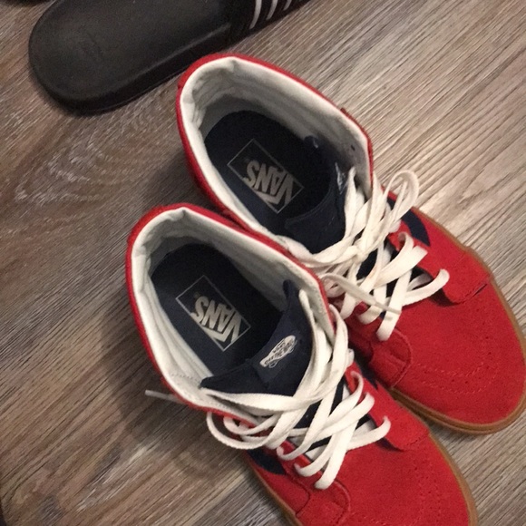 Vans - Picture 2 of 5